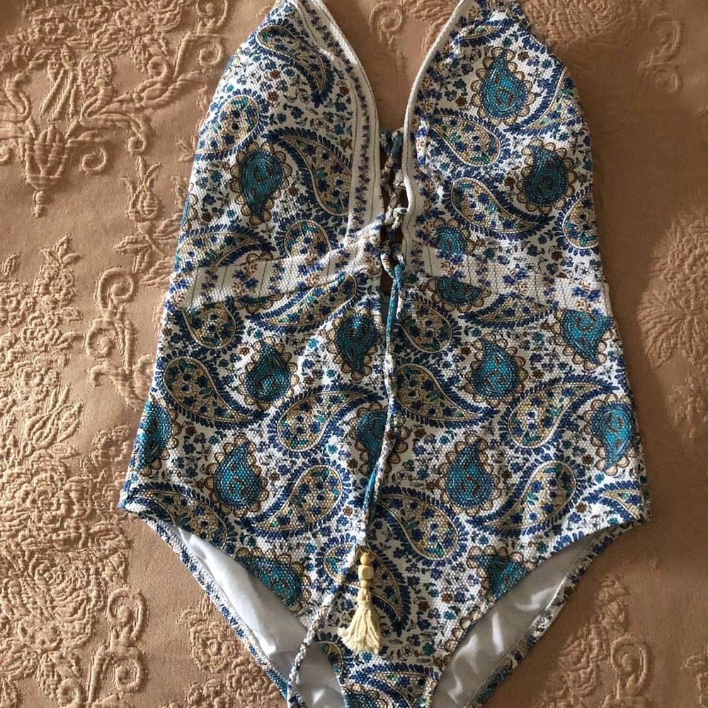 Jessica Simpson Parsley Print One-Piece Swimsuit size M